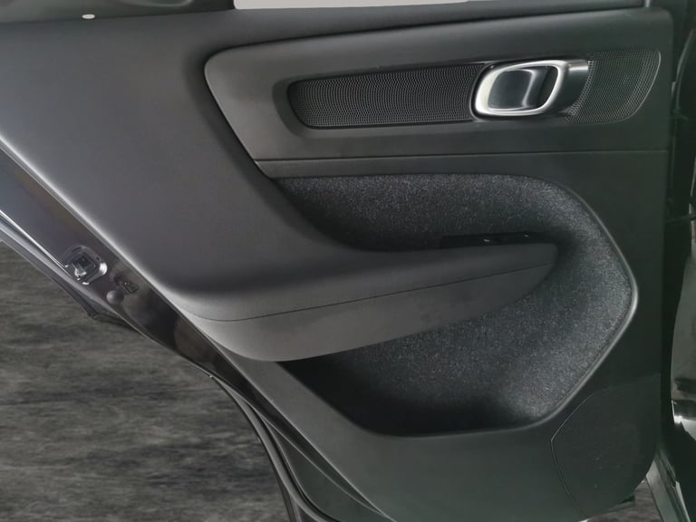 2020 Volvo XC40 1.5 T3 R-Design SUV 5dr Petrol Auto Euro 6 (s/s) (163 ps) - ADAPT CRUISE -  Suv P...