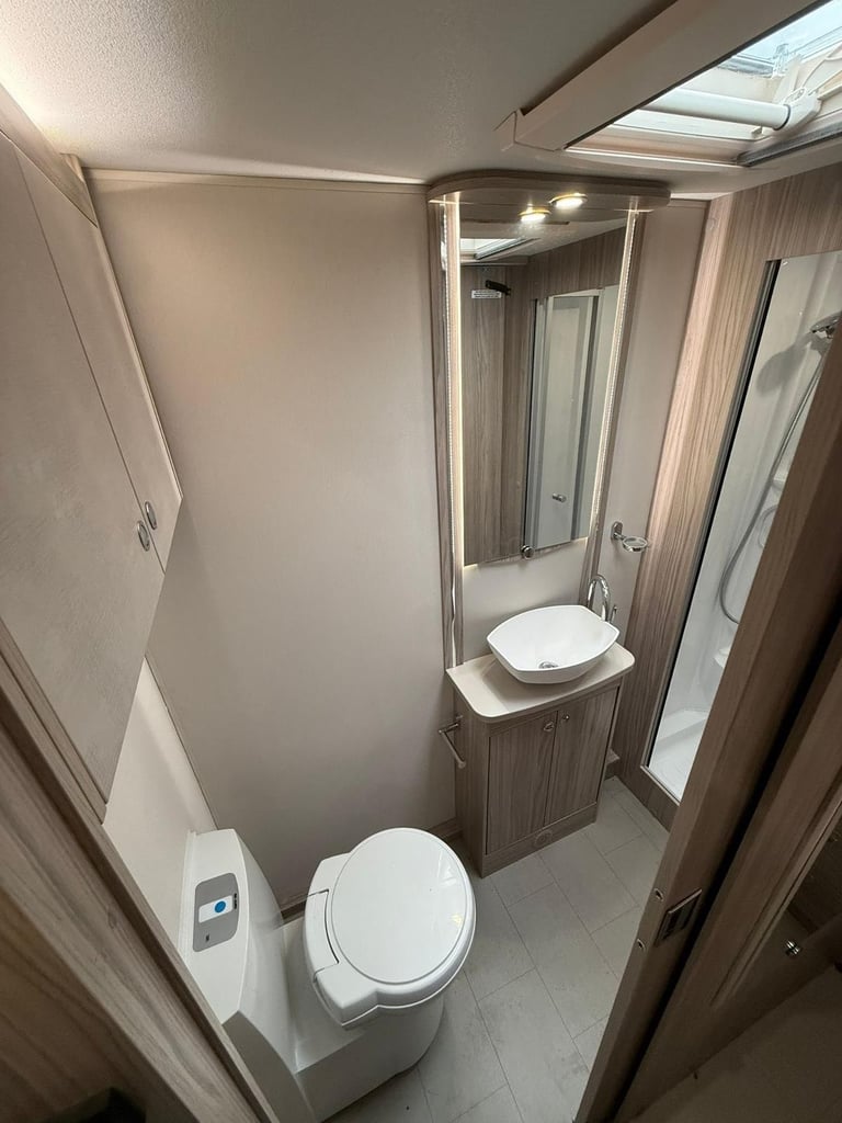 2022 ELDDIS SUPREME 554 - 4 BERTH CARAVAN 