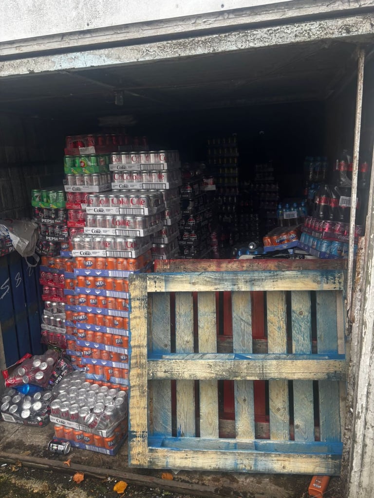 image for Assortment ofsoft drinks, Coca Cola, Fanta, 7-Up, Sprite, Pepsi, Lucozade, Job Lot