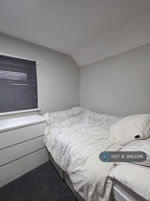 10 bedroom house in Cathays Terrace, Cardiff, CF24 (10 bed) (#2663016)