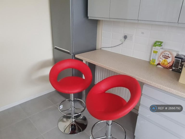 1 bedroom in Clematis Close, Romford, RM3 (#2666792)