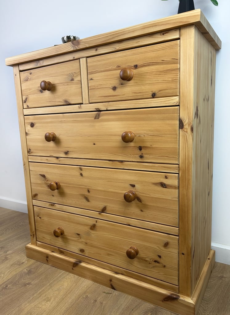QAULITY CHEST OF DRAWERS 