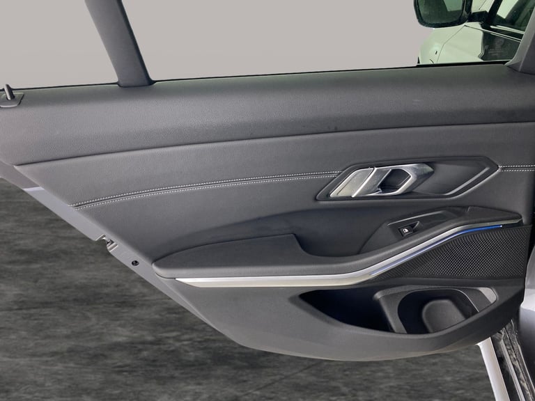 2021 BMW 3 Series 2.0 330e 12kWh M Sport Touring 5dr Petrol Plug-in Hybrid Auto Euro 6 (s/s)  Est...