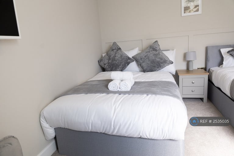 1 bedroom flat in London, London, CR7 (1 bed) (#2535035)