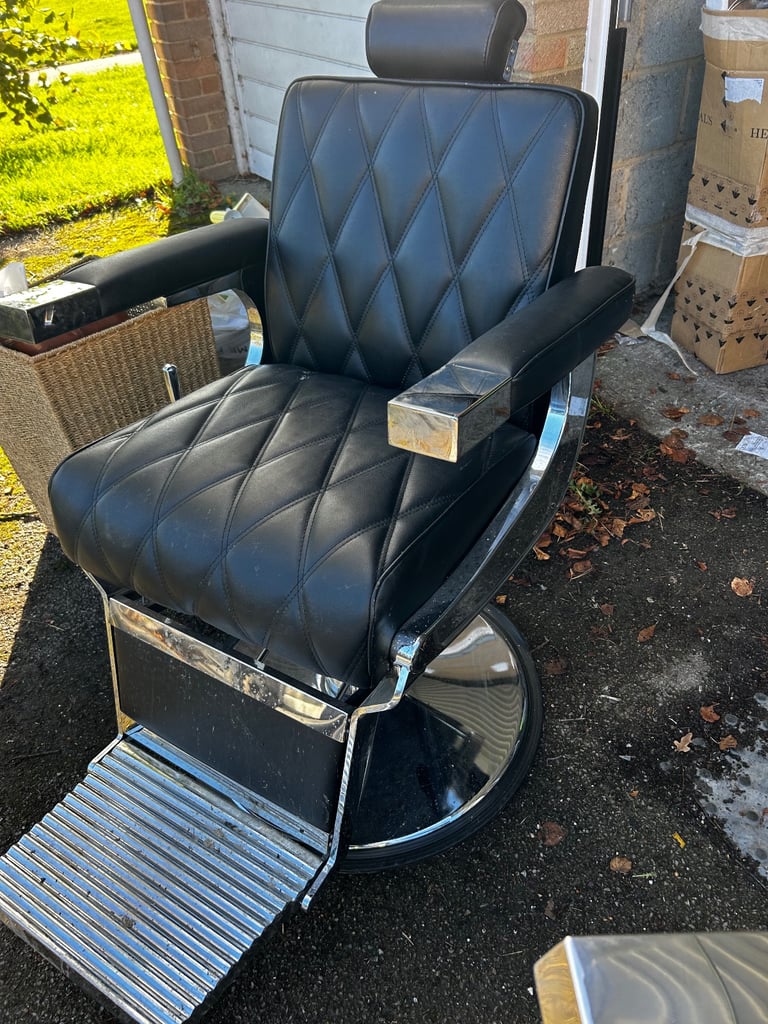 3xBarber chairs ( must go today ) 