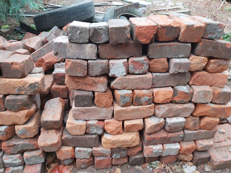 Reclaimed Victorian red bricks for sale can deliver 60p each 