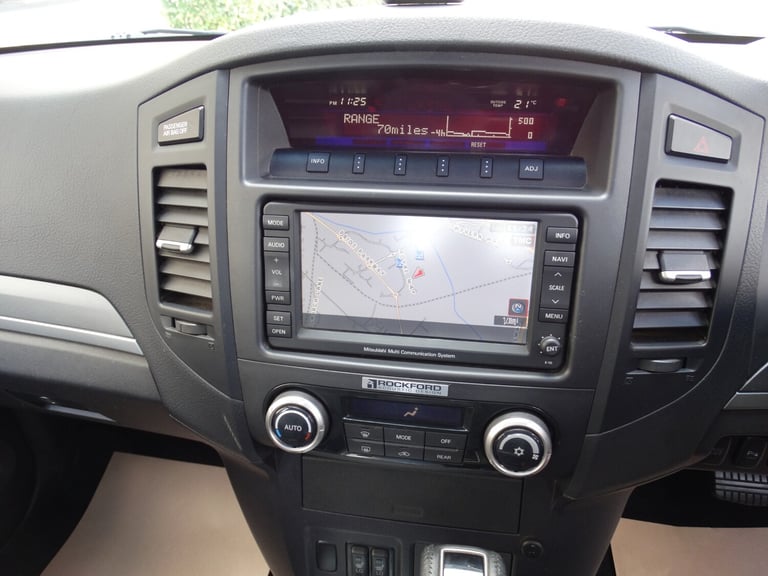 2009 MITSUBISHI SHOGUN 3.2 DIESEL DIAMOND DI-D LWB 7 SEATS AUTO 4WD TOW BAR RED