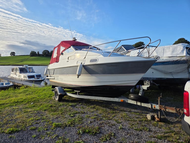 Sealine envoy 215