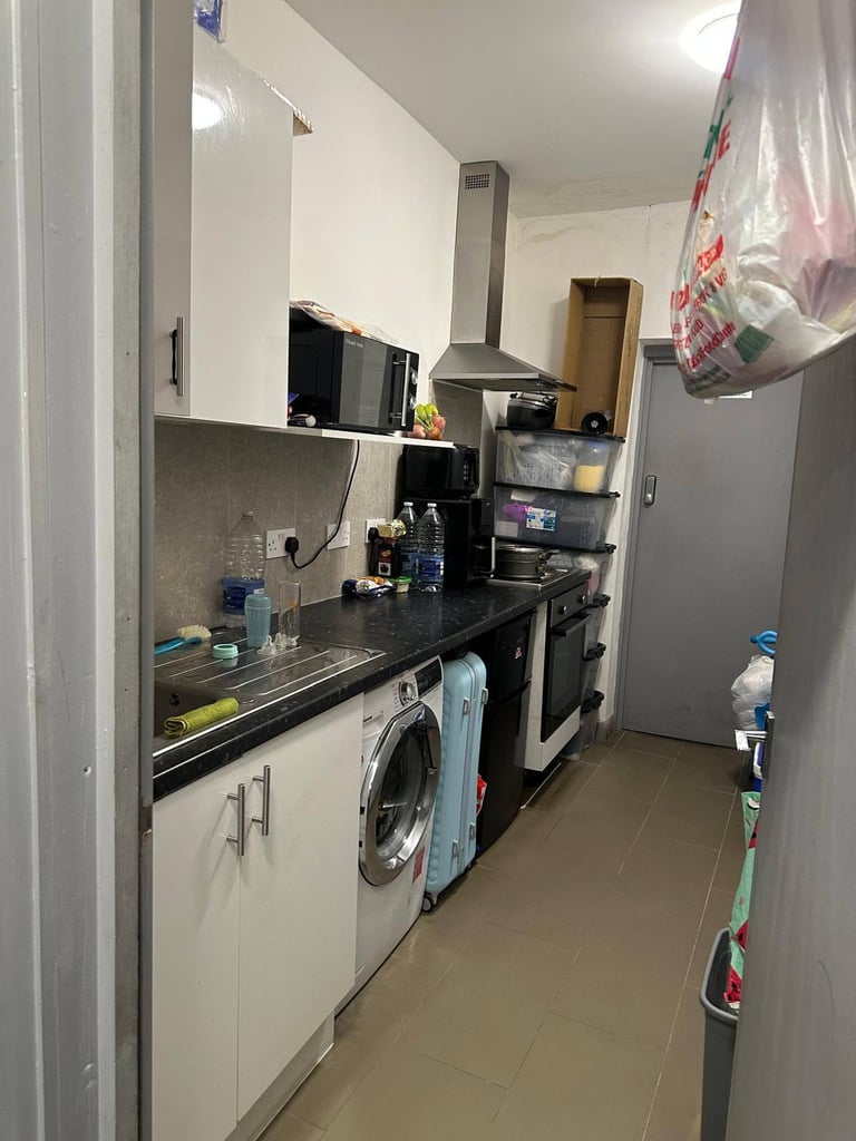 Studio Flat in Pinner Road Harrow HA1 4EX 