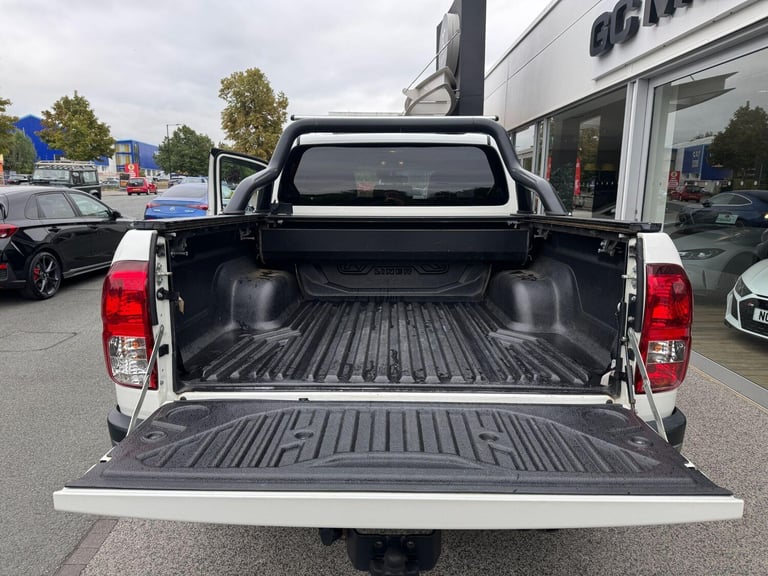 2020 Toyota Hilux 2.4 D-4D Invincible X Auto 4WD Euro 6 (s/s) 4dr (TSS) PICK UP Diesel Automatic
