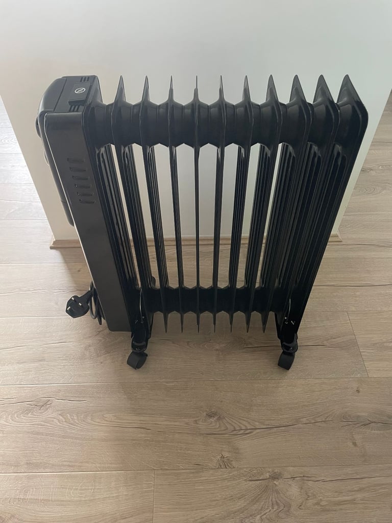 VonHaus 11 Fin 2500W Oil Filled Portable Electric Heater / Radiator