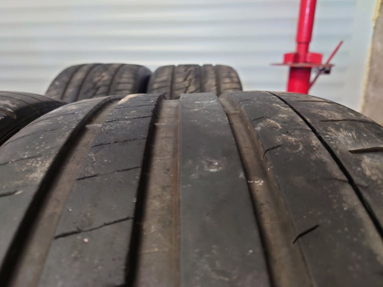 255/35R19 Michelin Pilot Super Sport Tyres