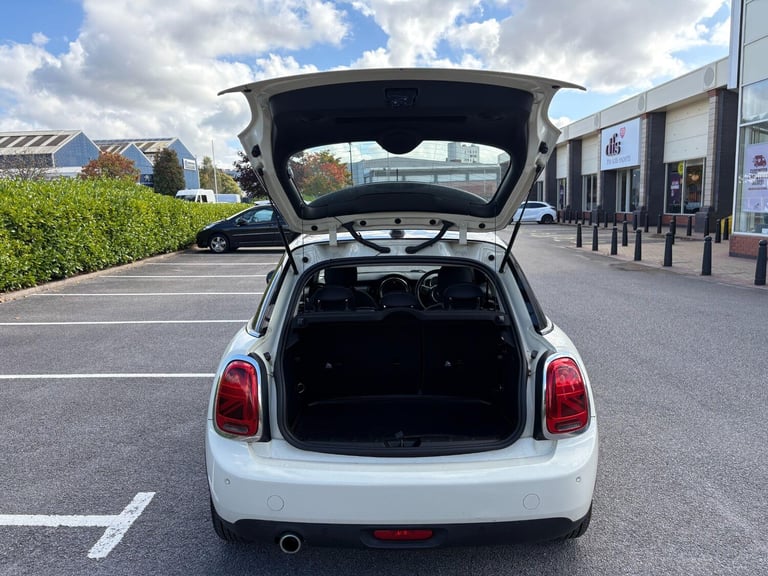 2020 MINI Hatch 5-Door Hatch Cooper Classic HATCHBACK Petrol Automatic