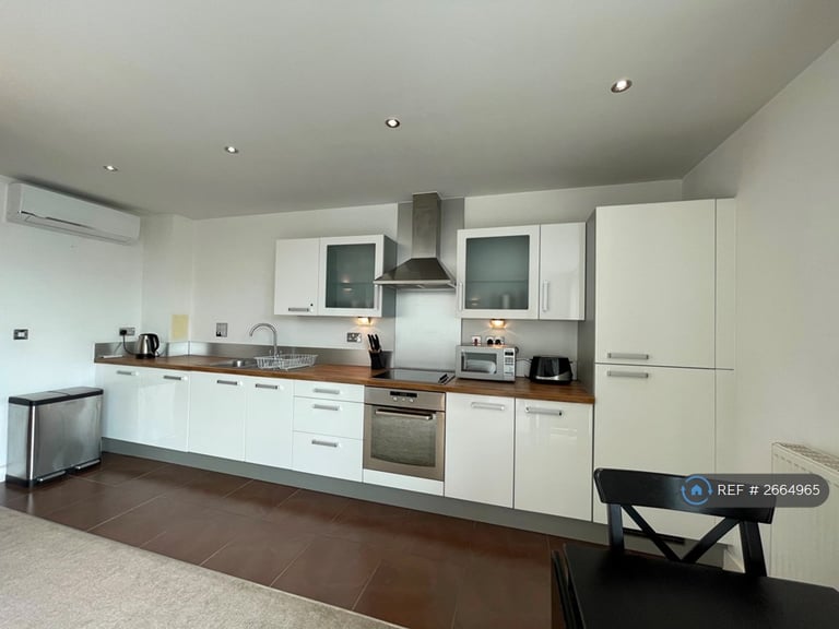image for 2 bedroom flat in Oceanis Apartments, London, E16 (2 bed) (#2664965)