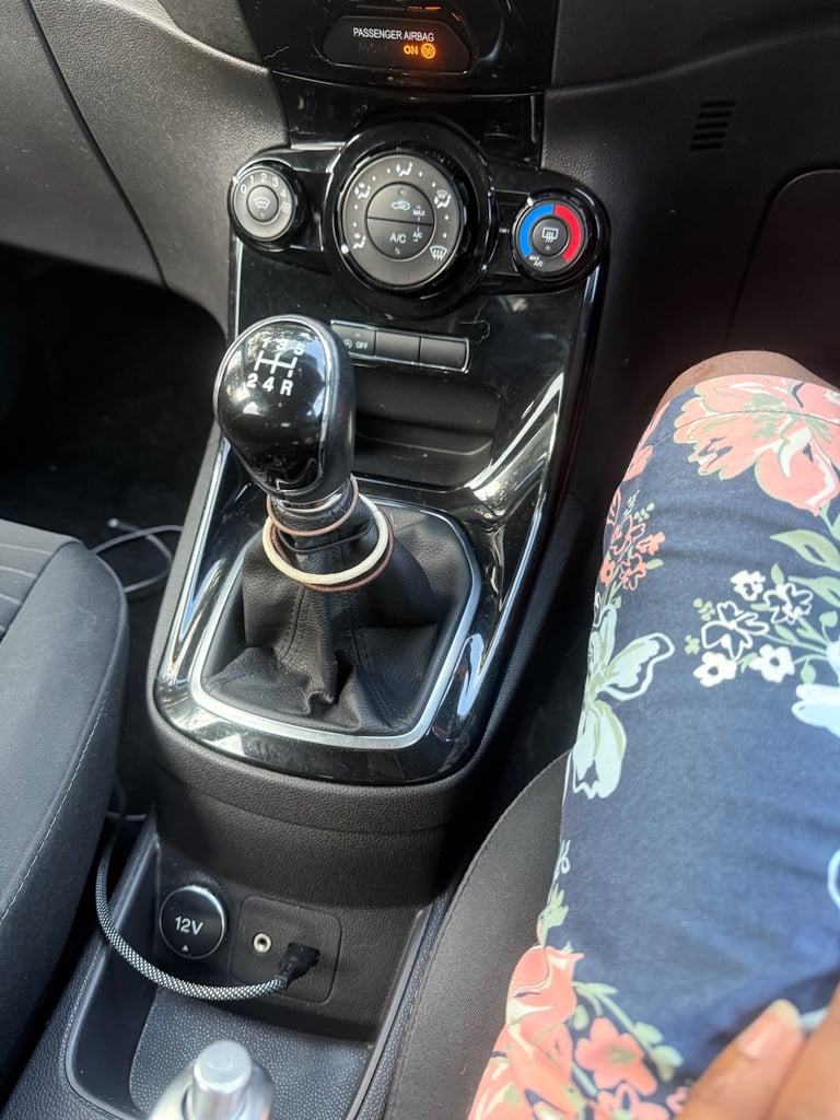 Ford, FIESTA, Hatchback, 2015, Manual, 998 (cc), 5 doors