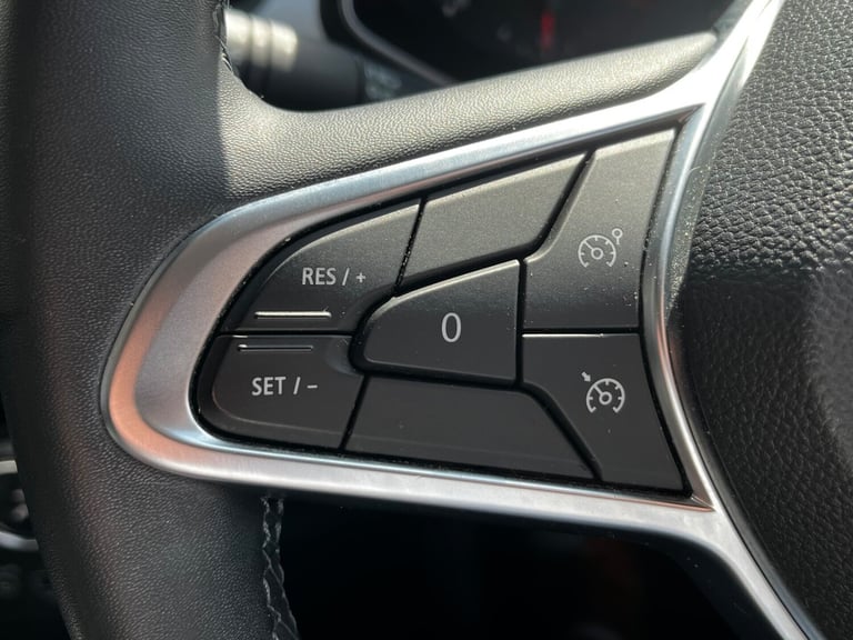 2020 Renault Captur ICONIC TCE Hatchback Petrol Manual