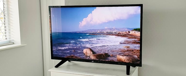 40" JVC SMART HD READY WIFI LED APPS TV FREEVIEW CATCH UP RC & LEGS TOP CONDITION -FREE DELIVERY