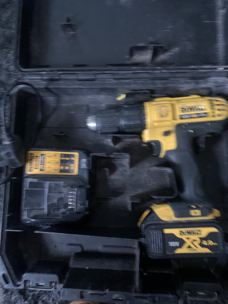Dewalt 18 volt cordless hammer drill 