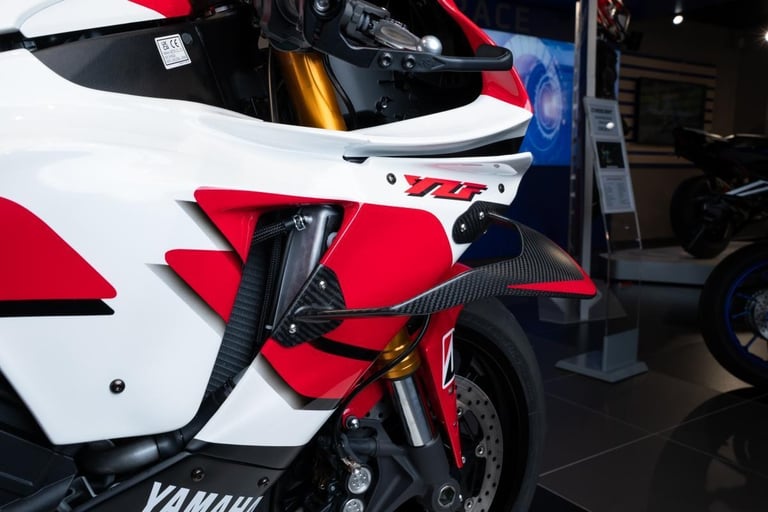 YAMAHA R1 GYTR - YAMAHA 70TH ANNIVERSARY - YRT SUZUKA 8 HOURS REPLICA
