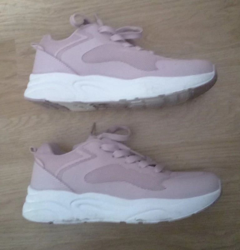Baby Pink Rose Mesh Workout Running Workout Trainers.Size 4.POST OR COLLECT!