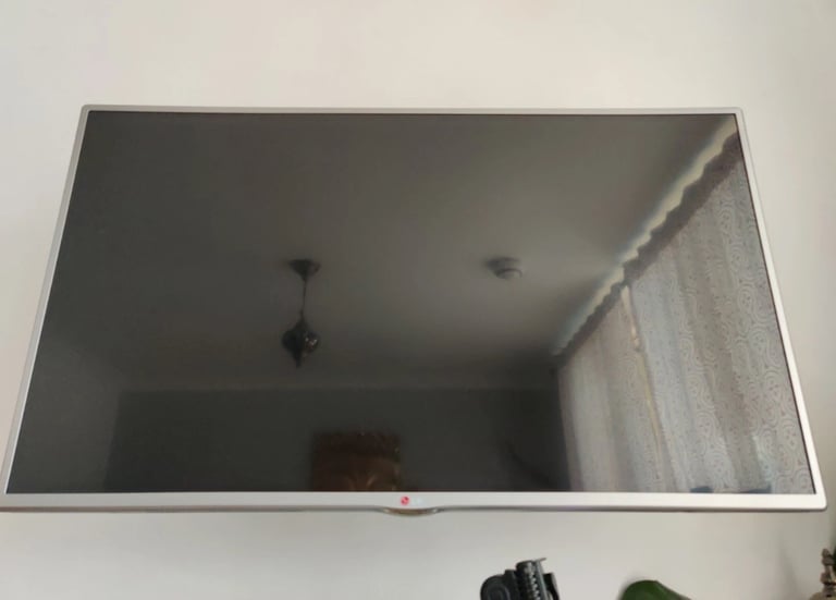 image for Lg 42” Led Smart Full Hd Ultra Slimline Tv Internet Wifi With Remote Excellent Condition