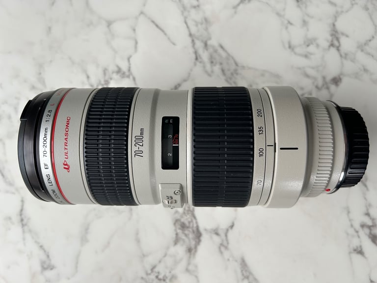 Canon EF 70-200mm f/2.8 L USM – Legendary Pro Telephoto Zoom – Boxed with Hood & Case