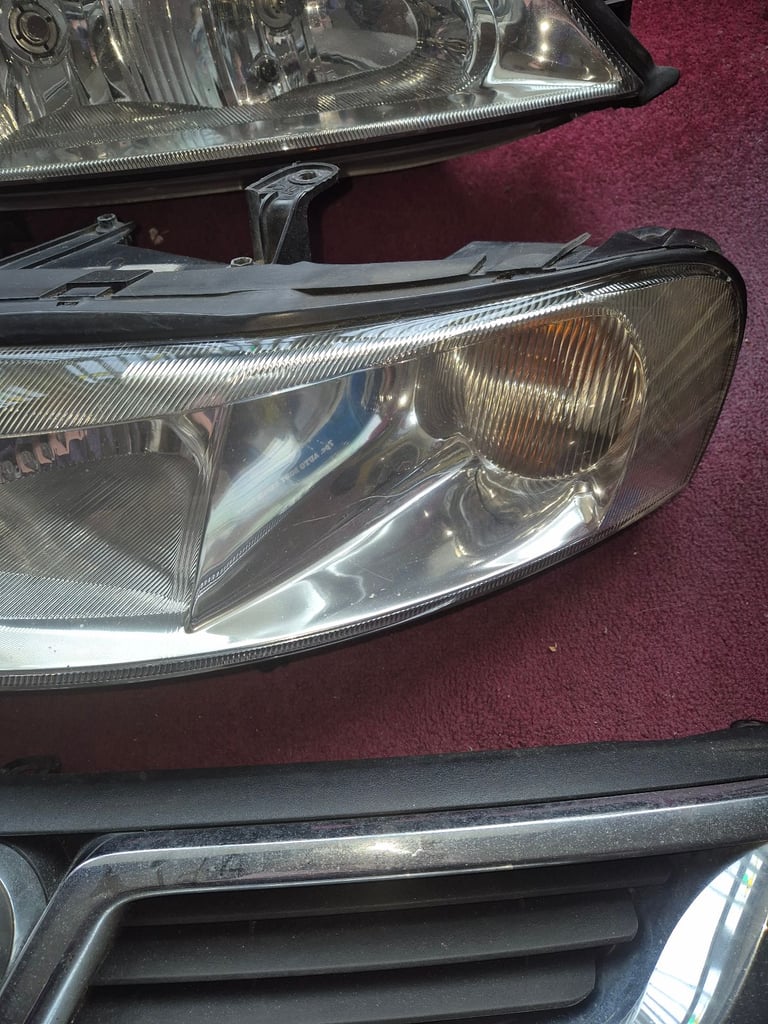 Vauxhall vectra/opel head lights and grill 