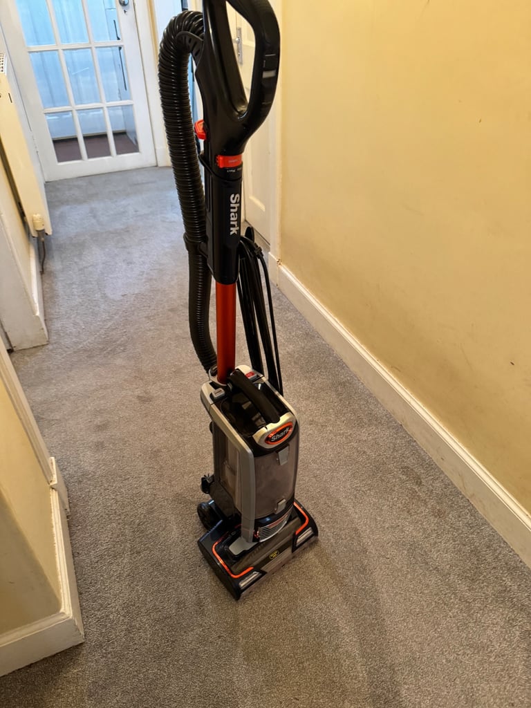 Shark Classic Anti Hair Wrap Upright Pet Vacuum NZ801UKT