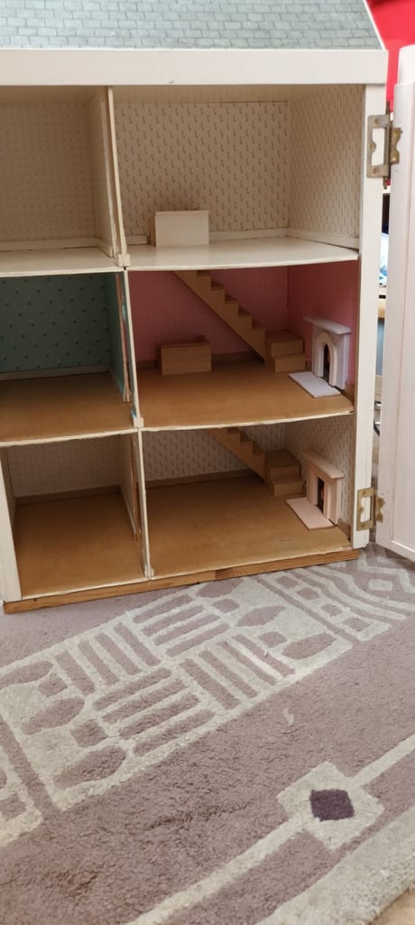 Lovely Dolls house..
