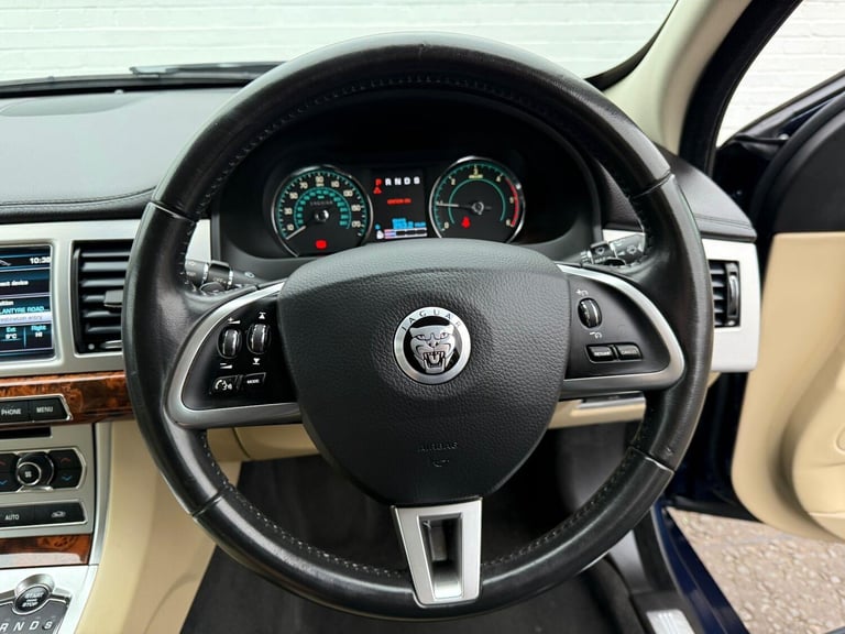 2013 Jaguar XF 2.2d Luxury Auto Euro 5 (s/s) 4dr SALOON Diesel Automatic