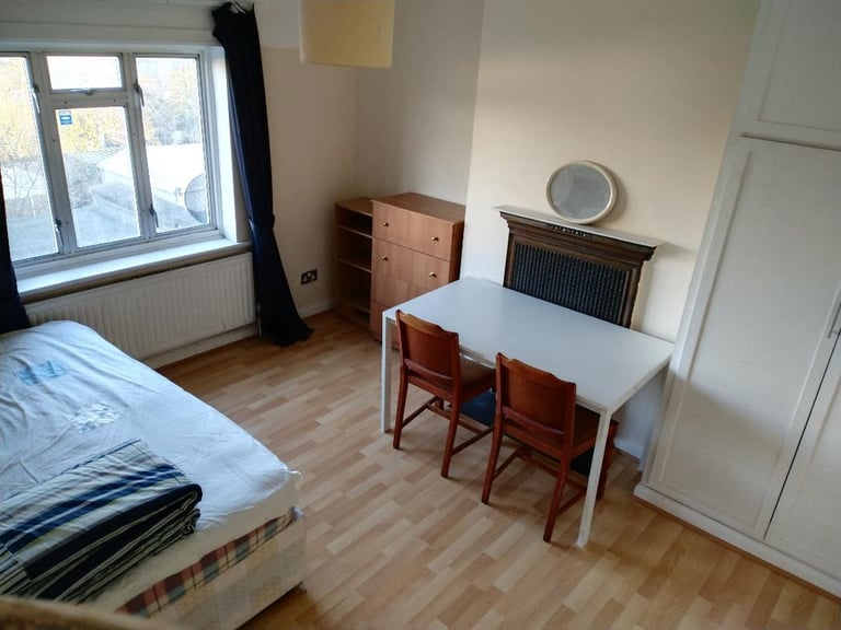 Cosy Double Room in East Acton with All Bills and Wi-Fi, Zone2
