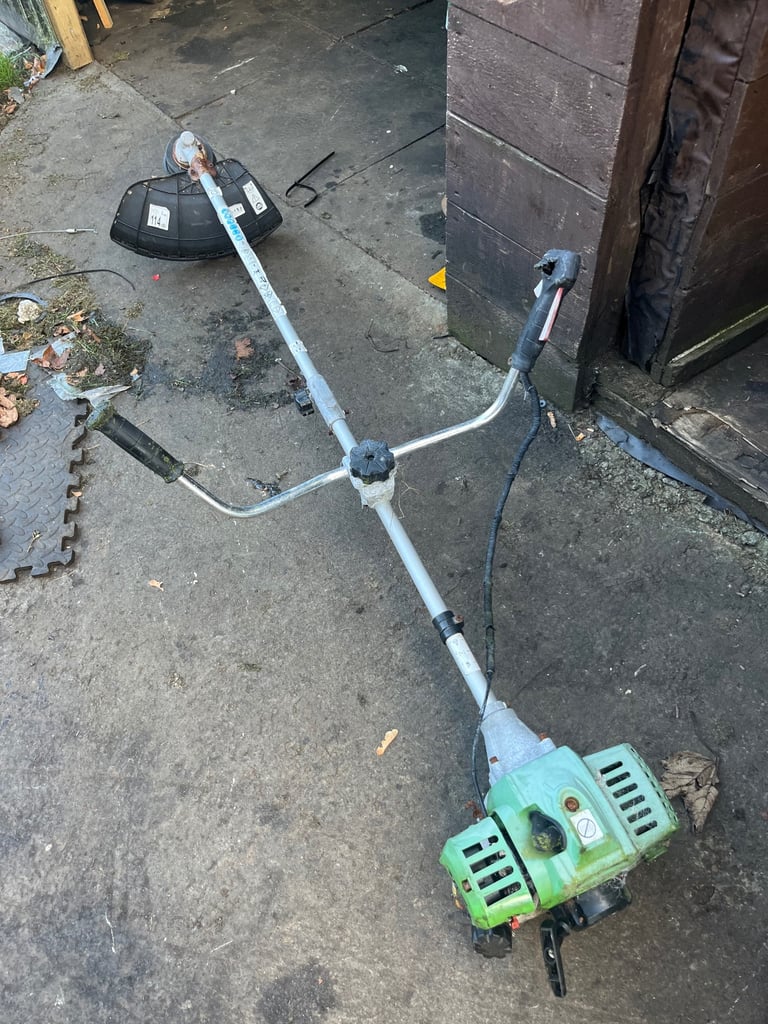 image for petrol strimmer 