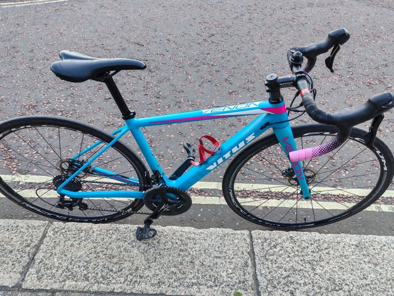 CARBON ROAD BIKE 