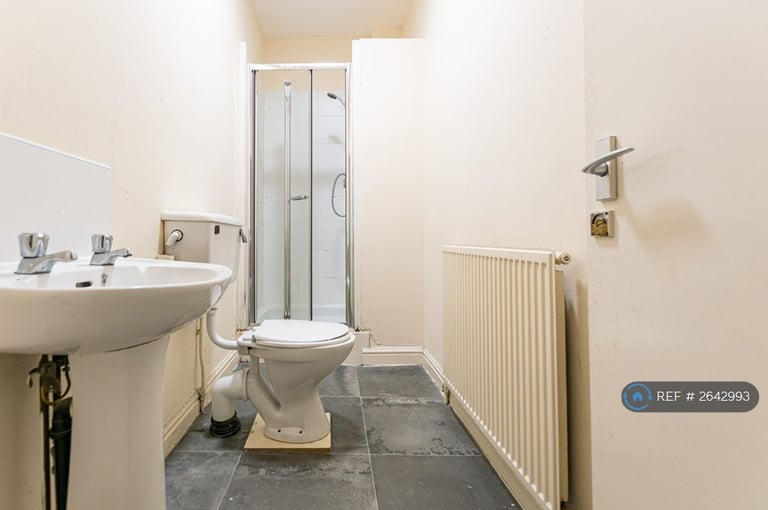 2 bedroom flat in Bath Road, Buxton, SK17 (2 bed) (#2642993)