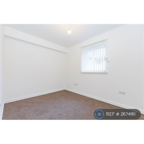 2 bedroom flat in Shaw Road, Aberdeen, AB25 (2 bed) (#2674161)