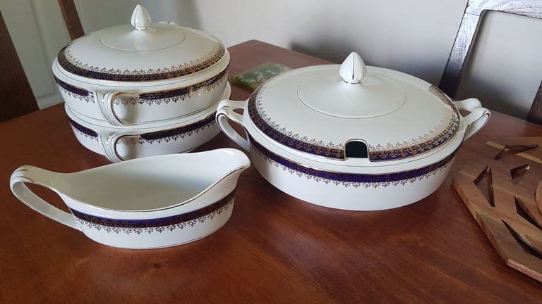 Alfred Meakin Bleu De Roi Tableware 3 Tureen Serving Dishes plus Gravy Boat