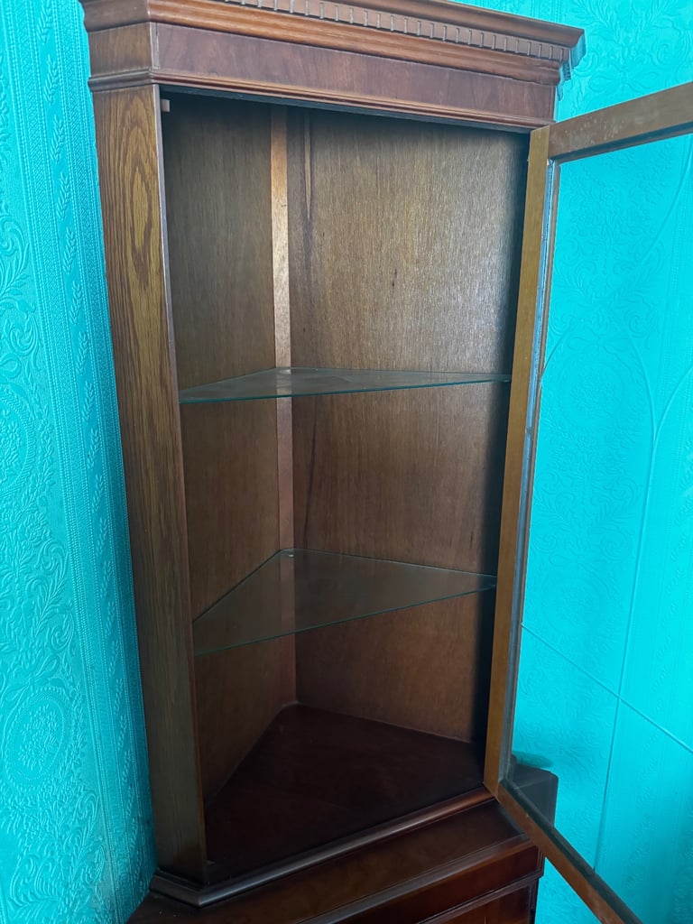 FREE corner unit storage x 2
