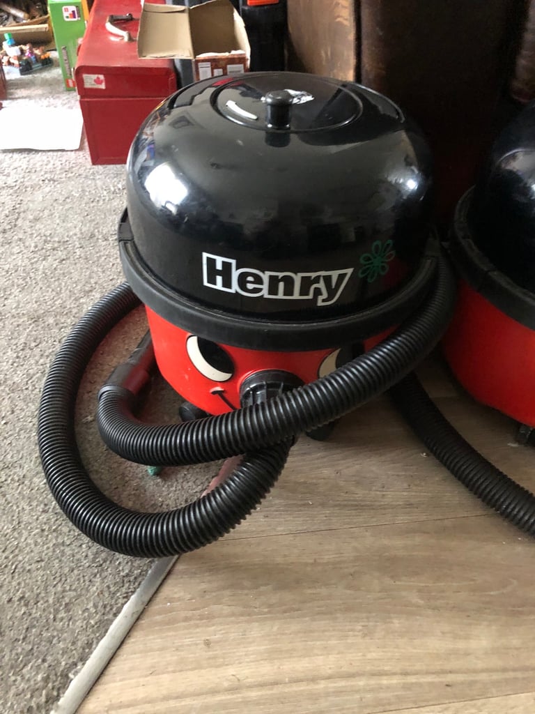 3x Henry hoovers 