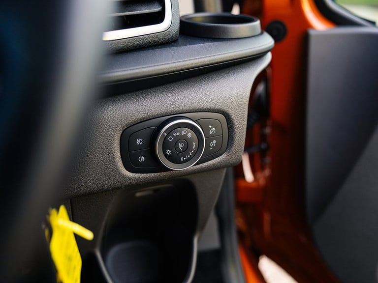 2022 Ford Transit Custom 2.0 EcoBlue 130ps Low Roof D/Cab Limited Van PANEL VAN DIESEL Manual