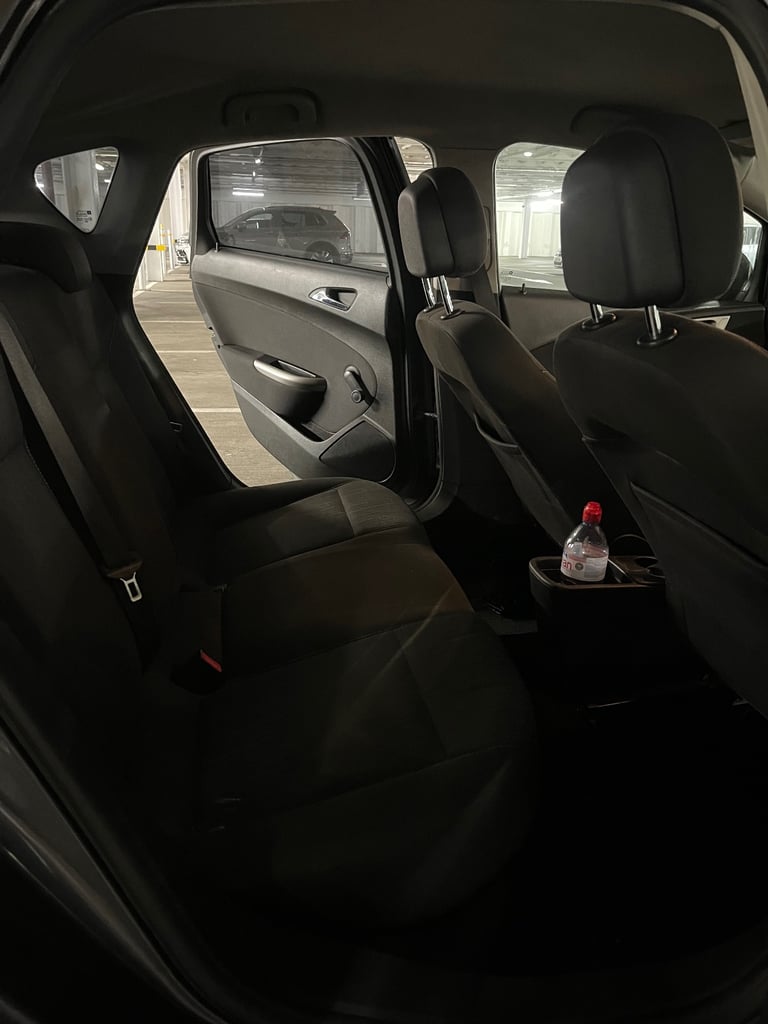 Vauxhall, ASTRA, Hatchback, 2010, Manual, 1598 (cc),5 doors - Image 6