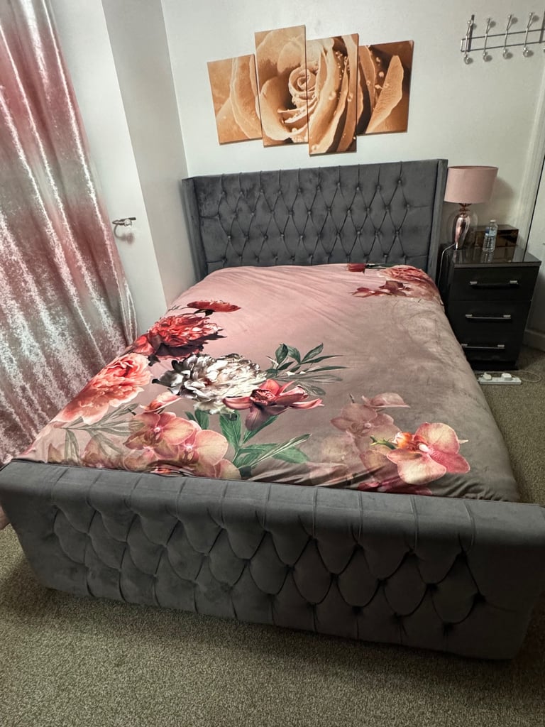 image for King size bed with storage gas lift