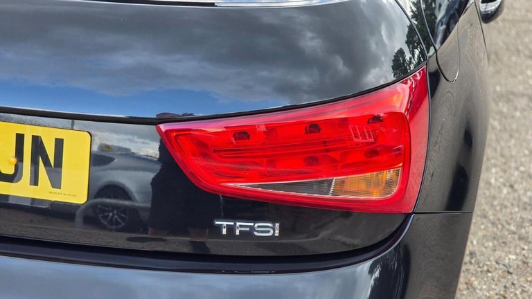 AUDI A1 1.4 TFSI S line Sportback S Tronic Euro 5 5dr 2012