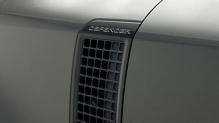 2021 Land Rover Defender 90 3.0 D250 MHEV X-Dynamic SE SUV 3dr Diesel Auto 4WD Euro 6 (s/s) (250 ...