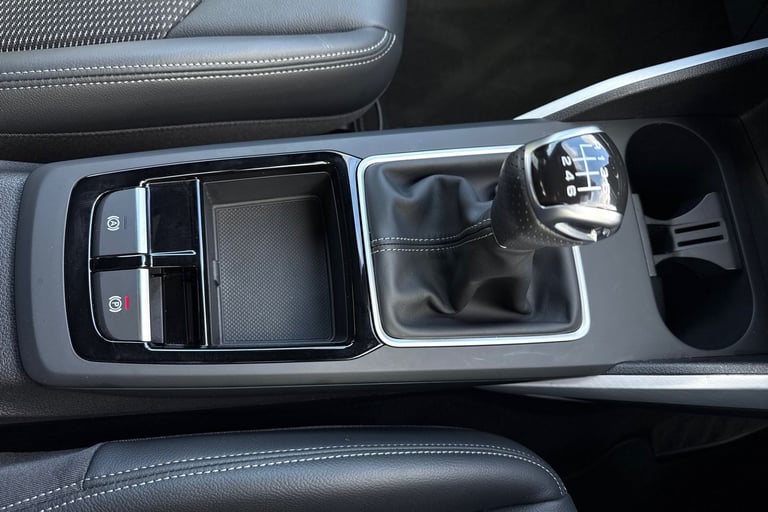 2025 Audi Q2 S line 30 TFSI  116 PS 6-speed SUV PETROL Manual