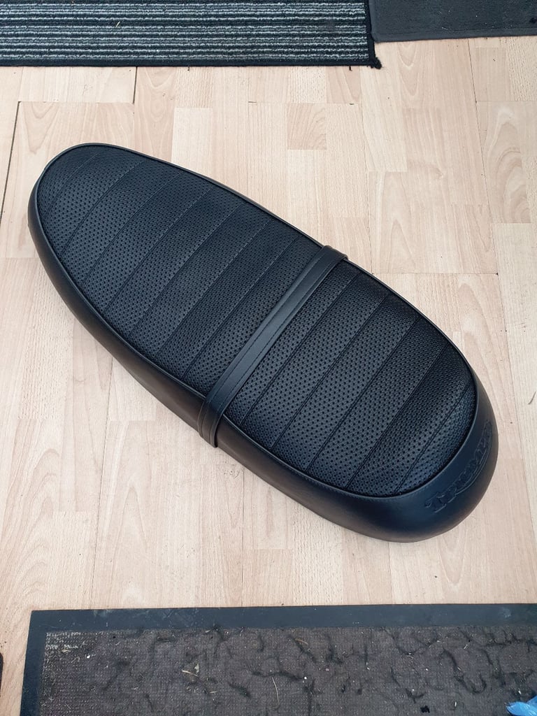 Triumph Bonneville T100 Oringal Saddle