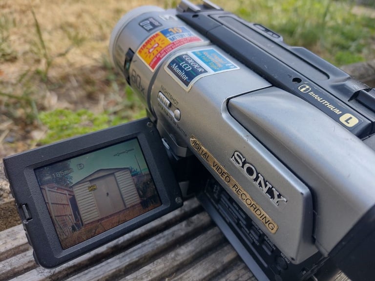 Sony DCR-TRV110E Video Camera recorder