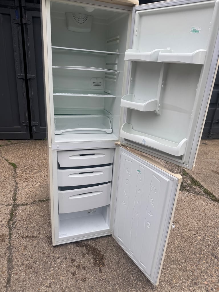 Hotpoint Fridge Freezer 190cm 