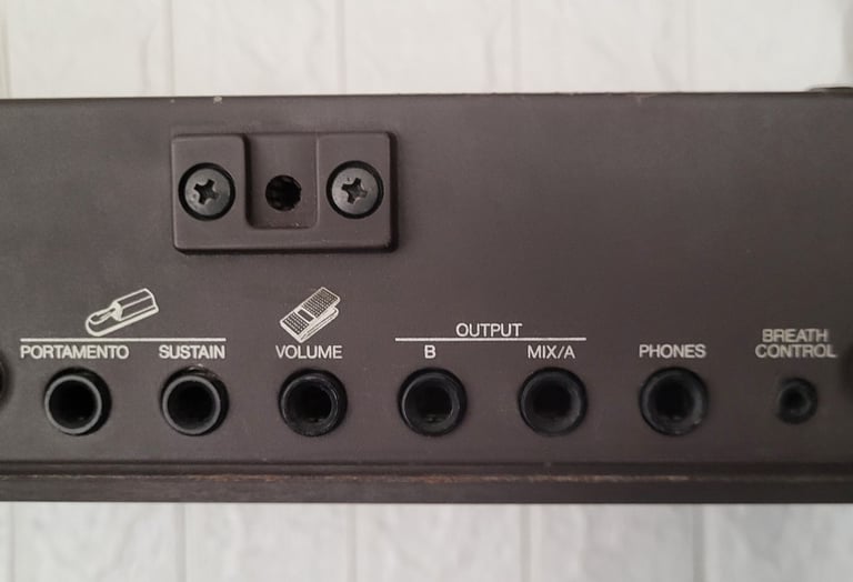 Yamaha DX21 with Original Owners Manual. FREE UK Shipping if required 