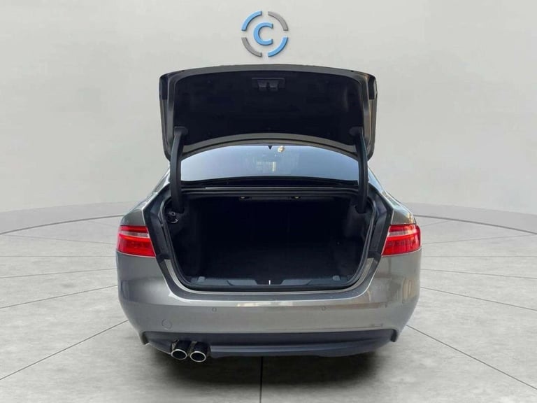 2019 Jaguar XE 2.0d R-Sport Saloon 4dr Diesel Auto Euro 6 (s/s) (180 ps) Saloon Diesel Automatic