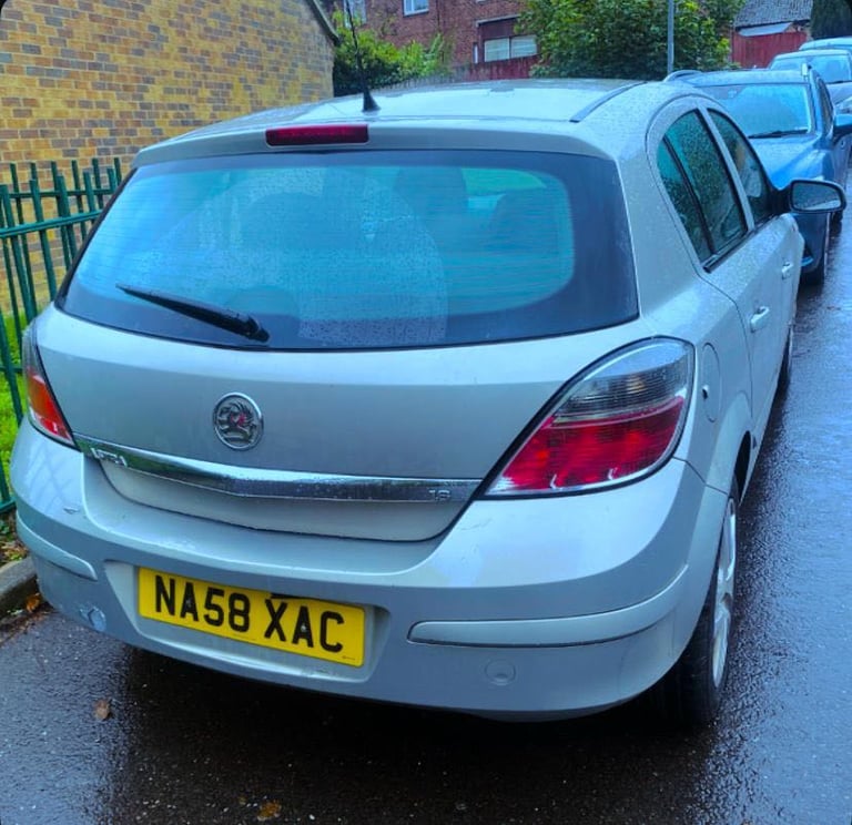Astra AUTOMATIC Satnav Ulez free great runner 